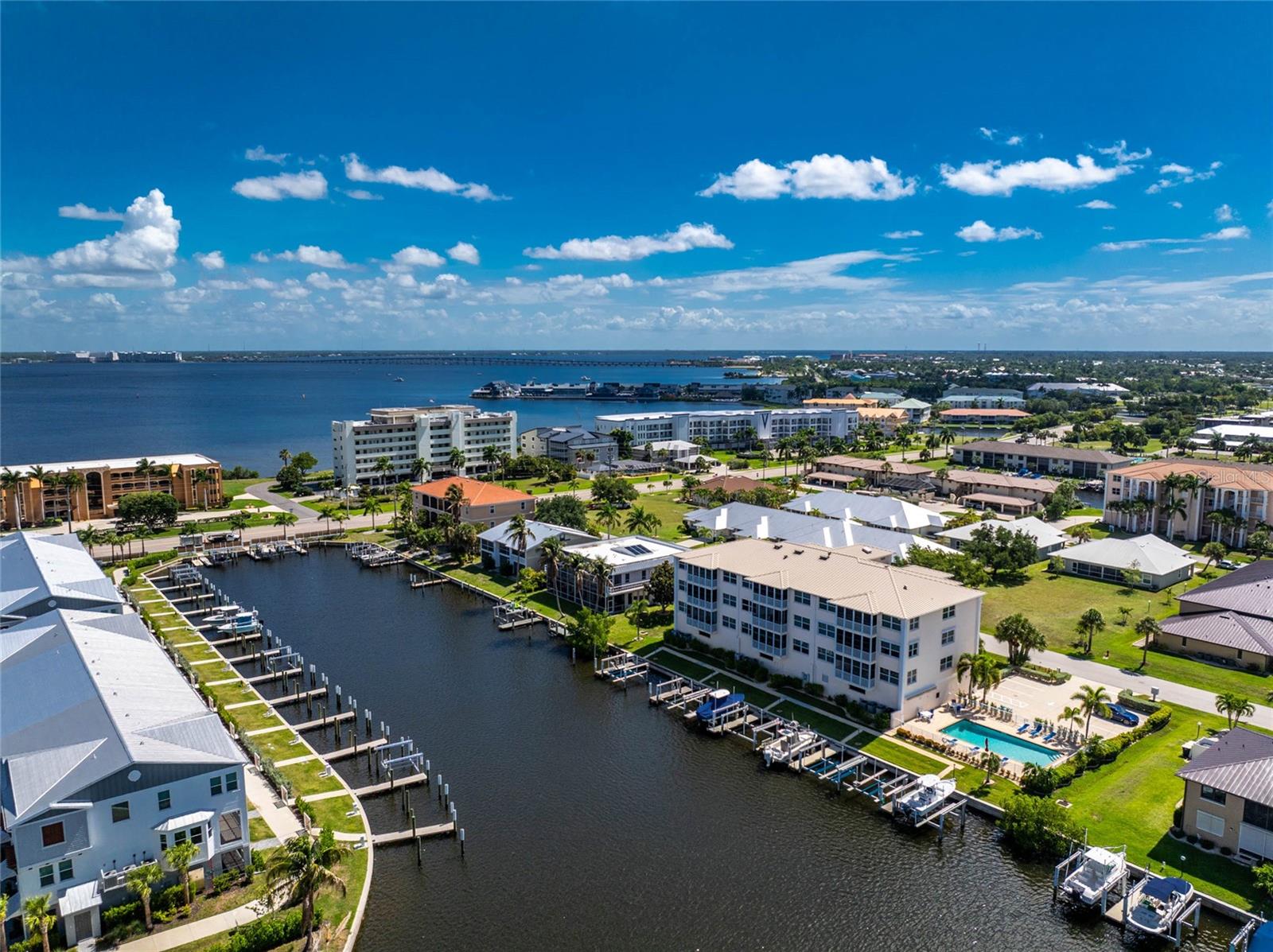 CAPTAINS LANDING - Residential