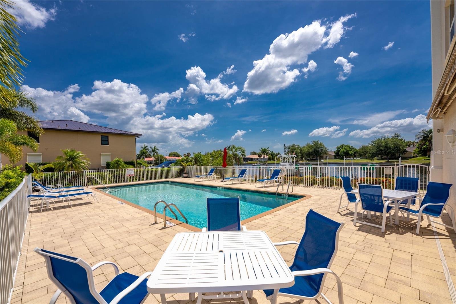 CAPTAINS LANDING - Residential
