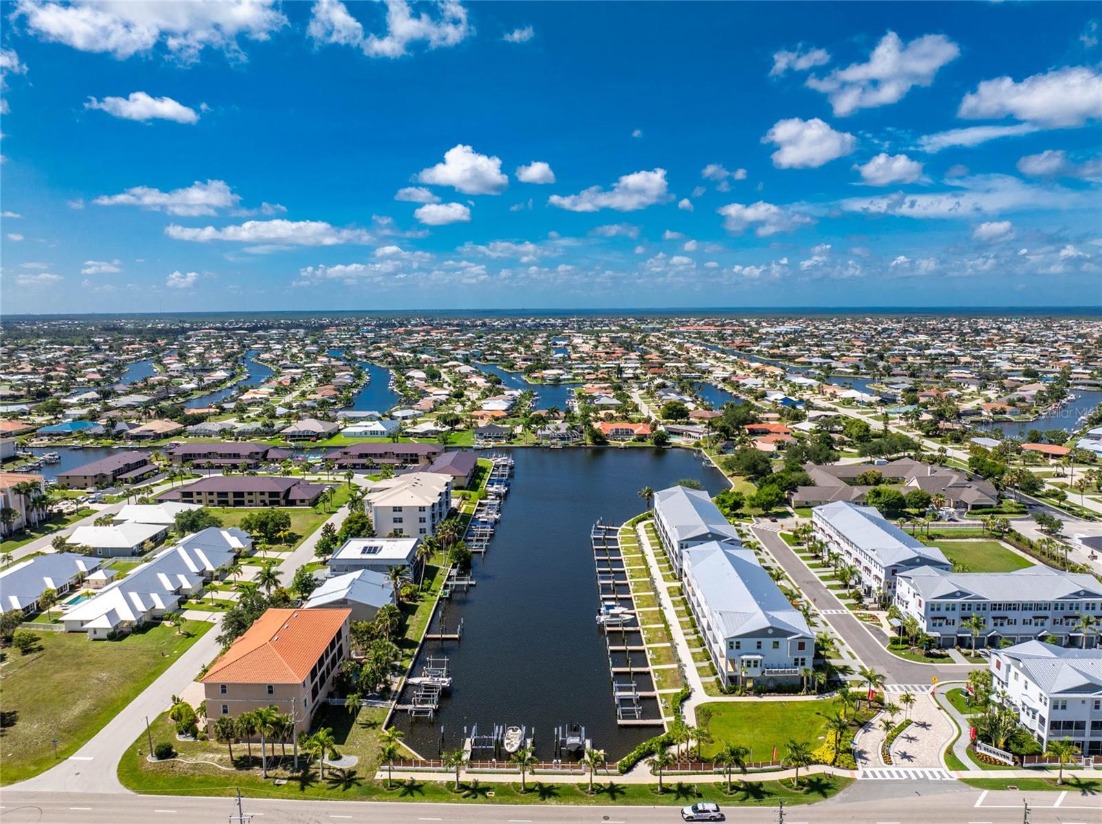 CAPTAINS LANDING - Residential