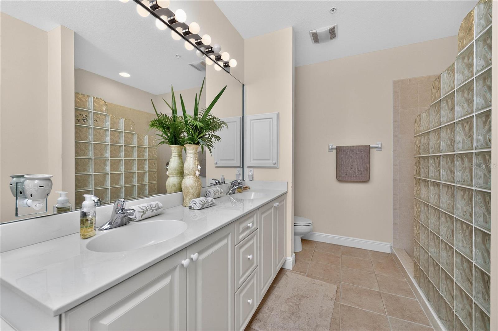 CAPTAINS LANDING - Residential