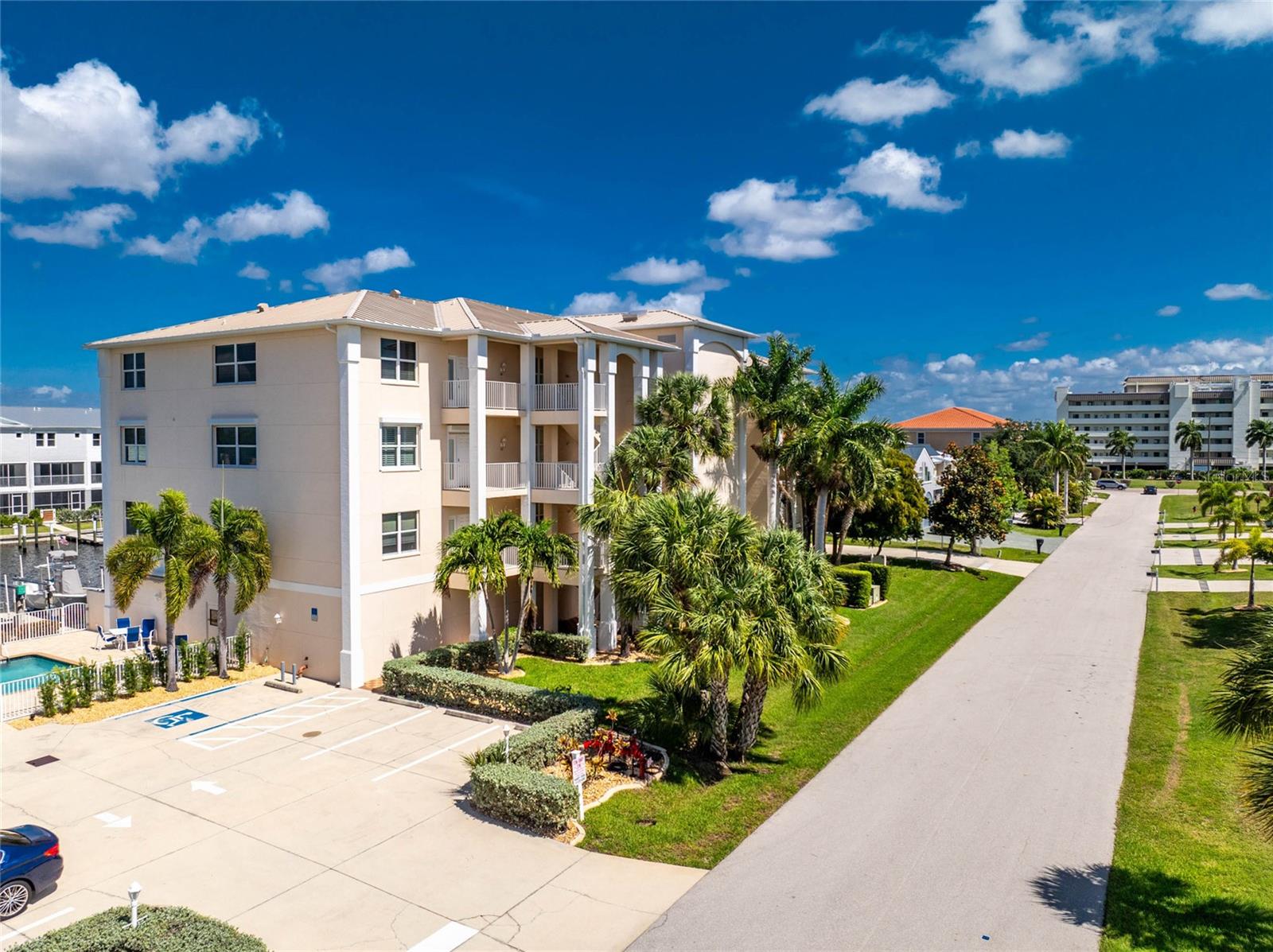 CAPTAINS LANDING - Residential