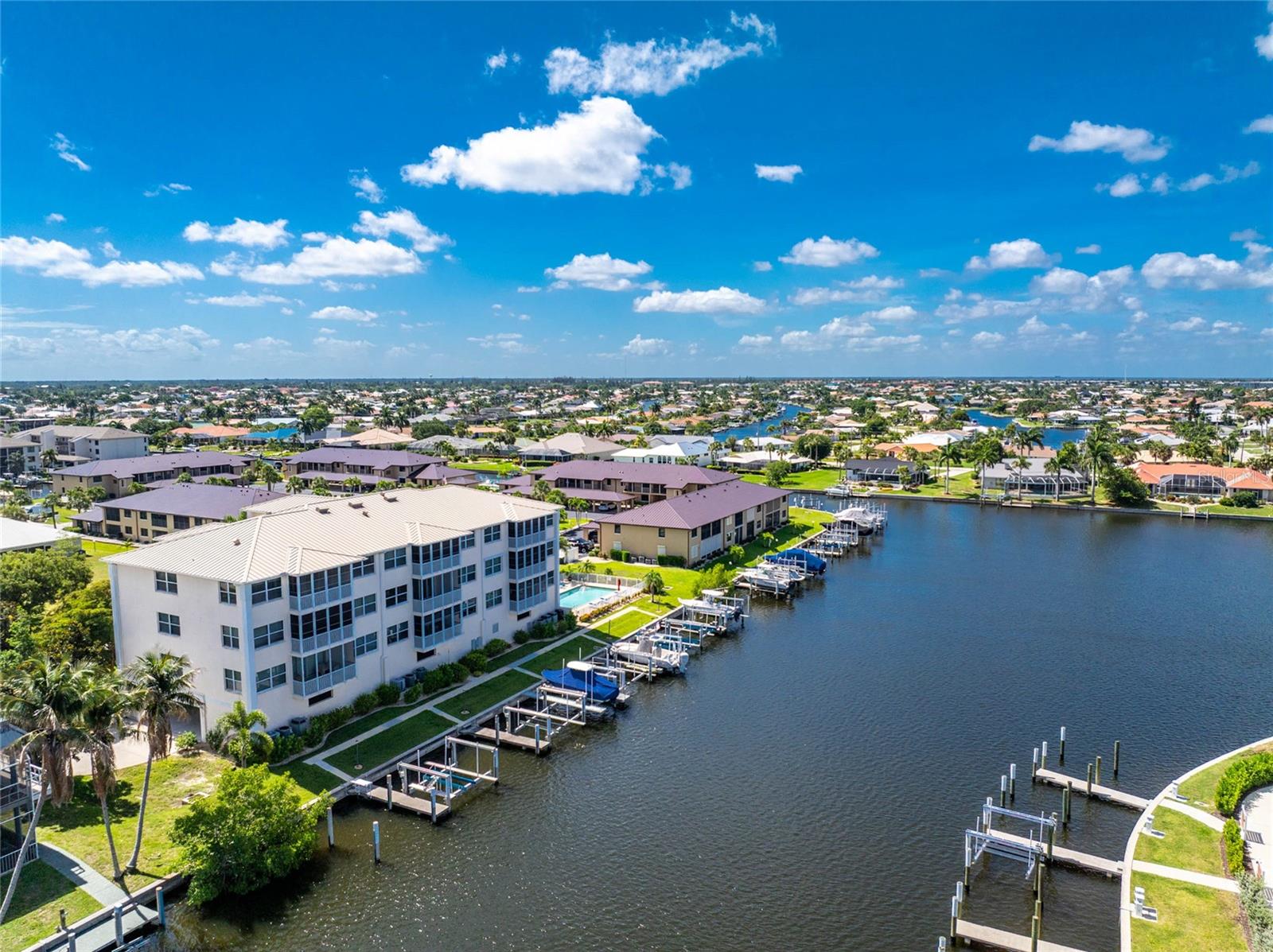 CAPTAINS LANDING - Residential