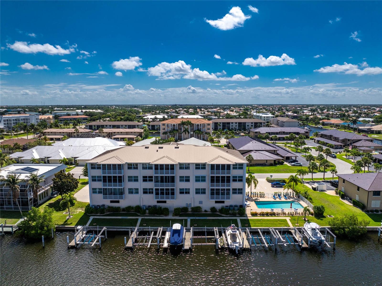 CAPTAINS LANDING - Residential