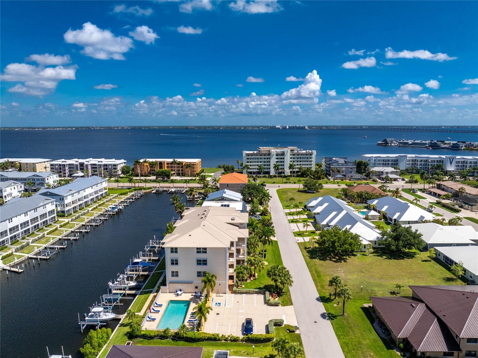 CAPTAINS LANDING - Residential