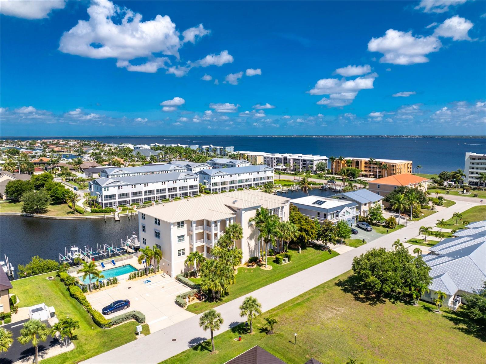 CAPTAINS LANDING - Residential