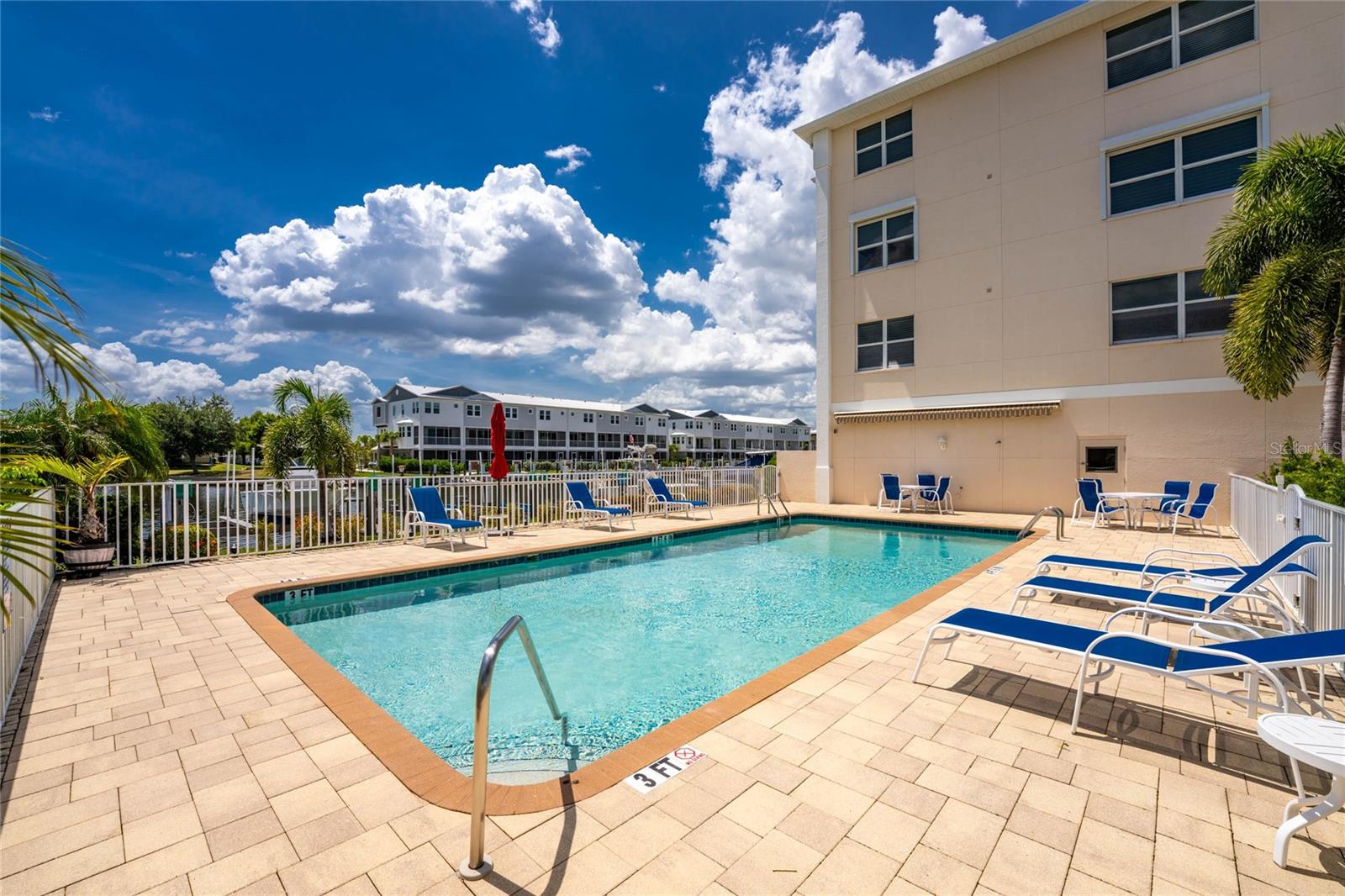 CAPTAINS LANDING - Residential