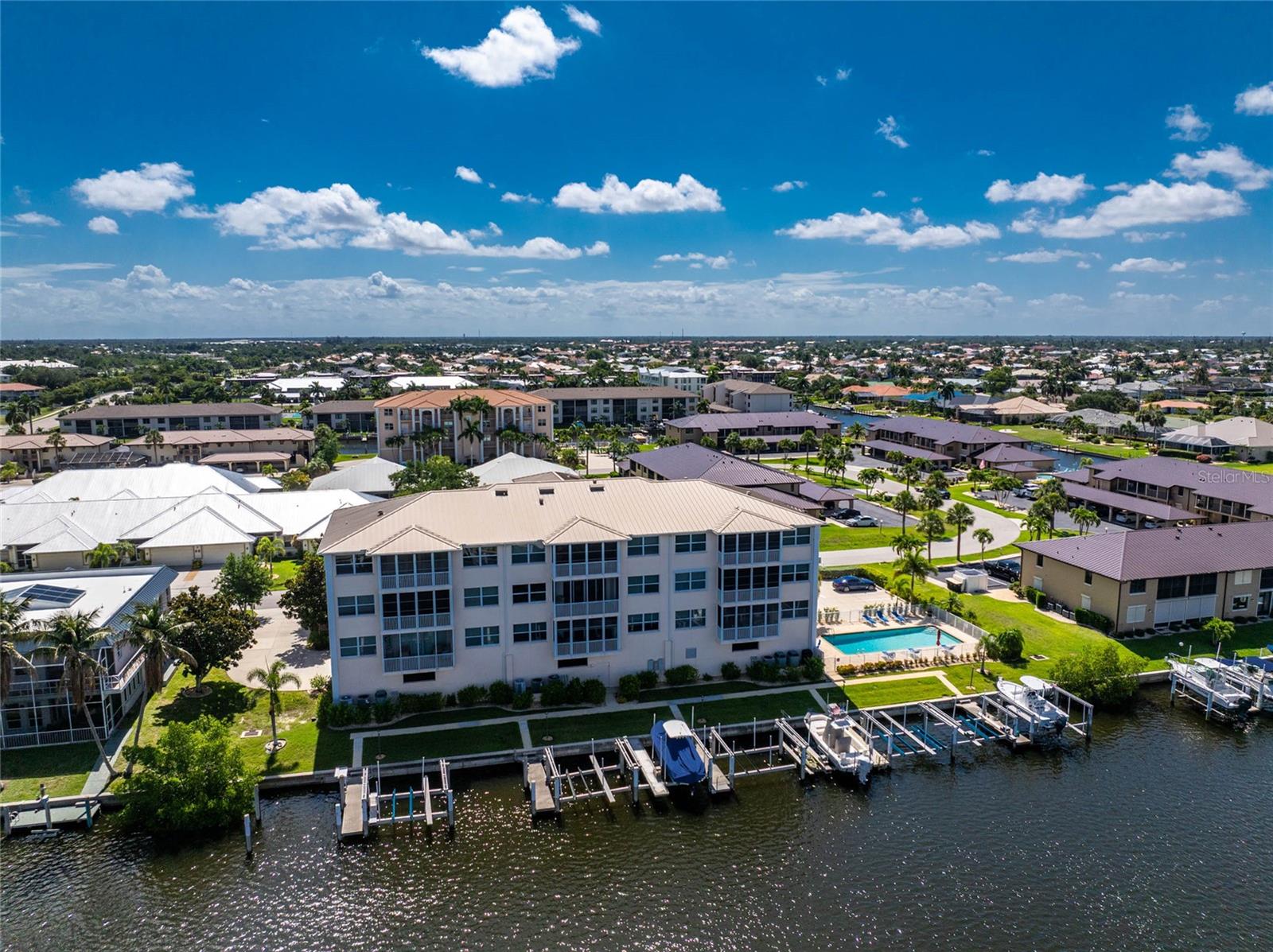 CAPTAINS LANDING - Residential