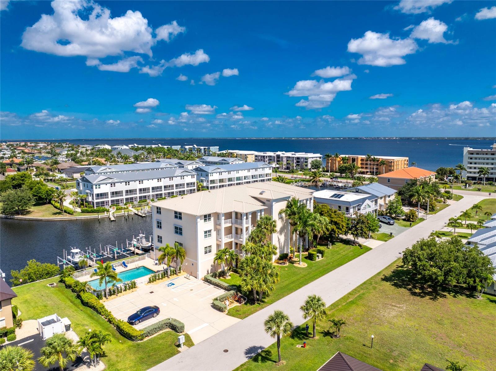 CAPTAINS LANDING - Residential