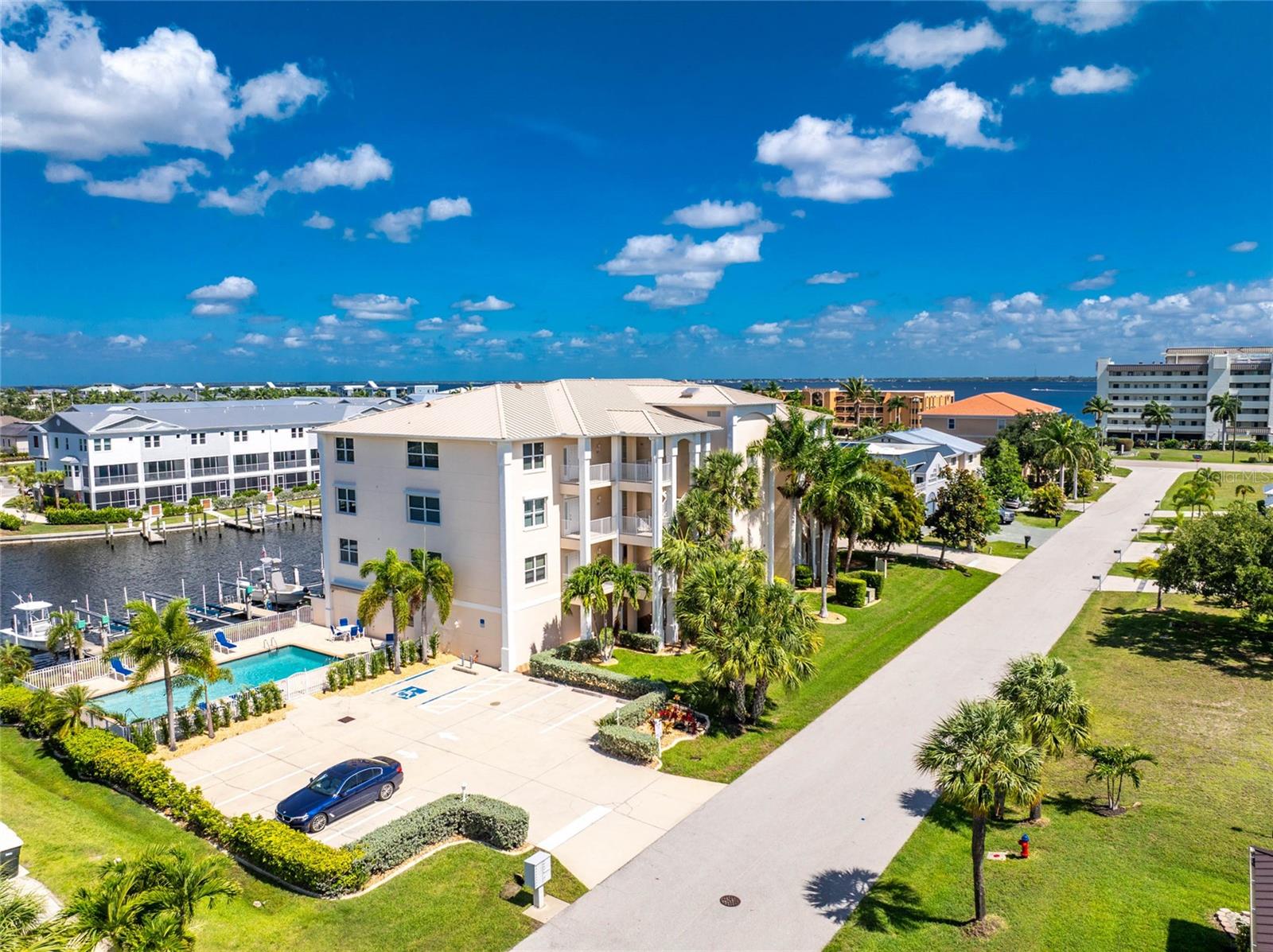 CAPTAINS LANDING - Residential