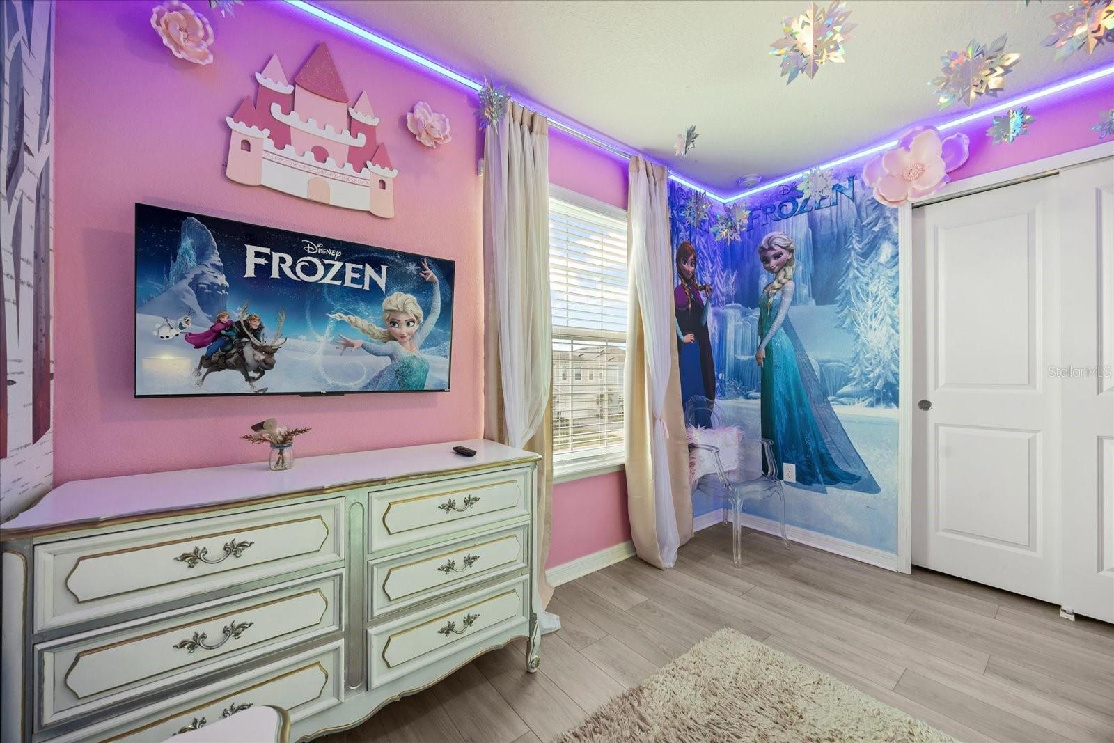 WINDSOR ISLAND RESIDENCE PH 3 - Residential