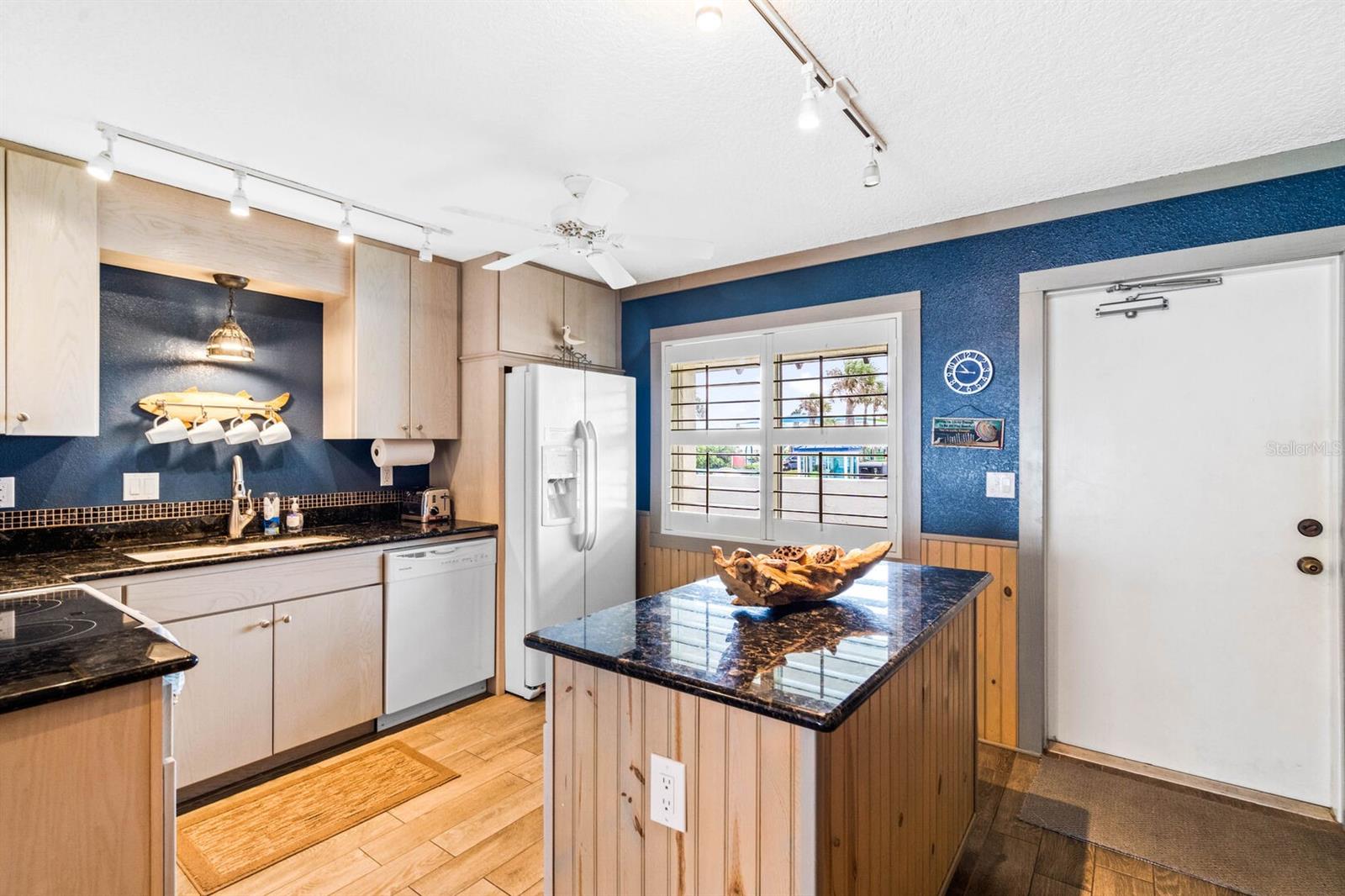 CHATEAU BY SEA - Residential Lease