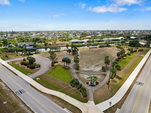 A home in PORT CHARLOTTE