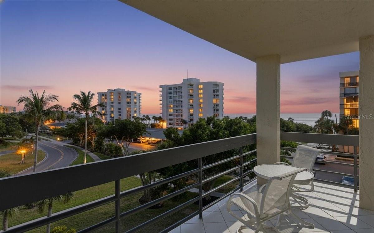 1065 GULF OF MEXICO DRIVE 305