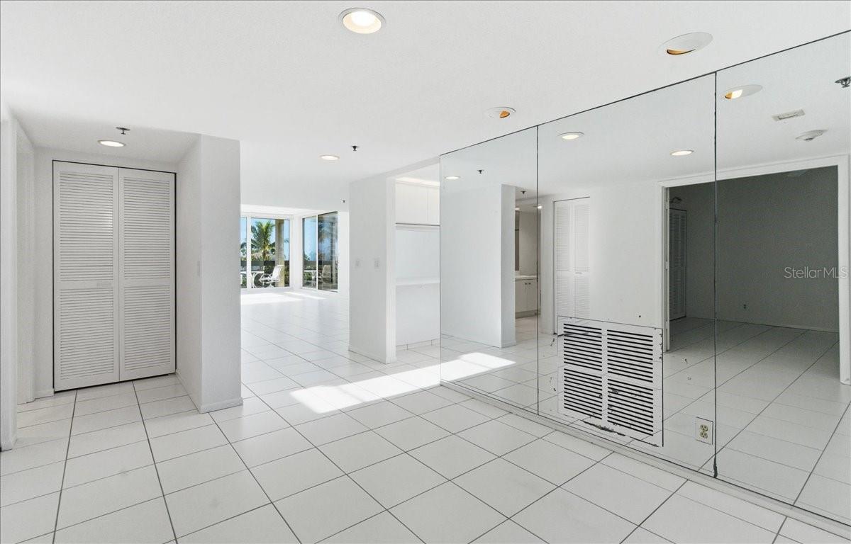 BEACHPLACE III - Residential