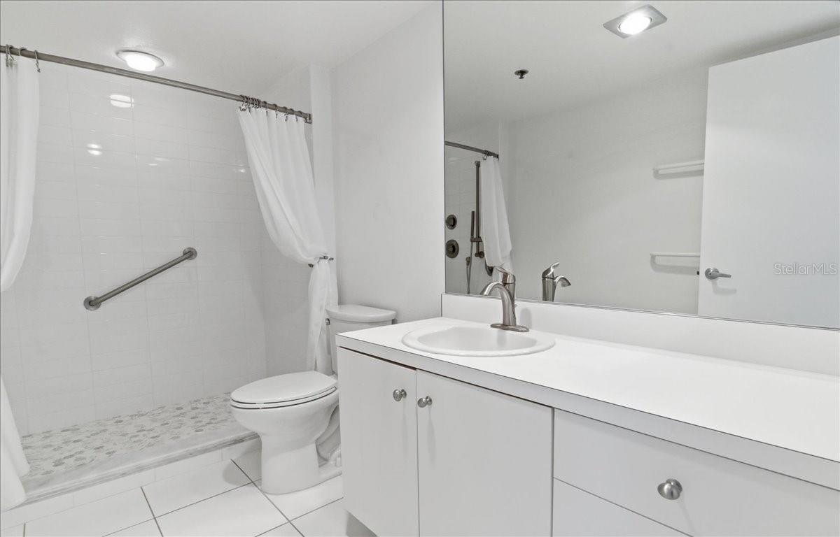 BEACHPLACE III - Residential