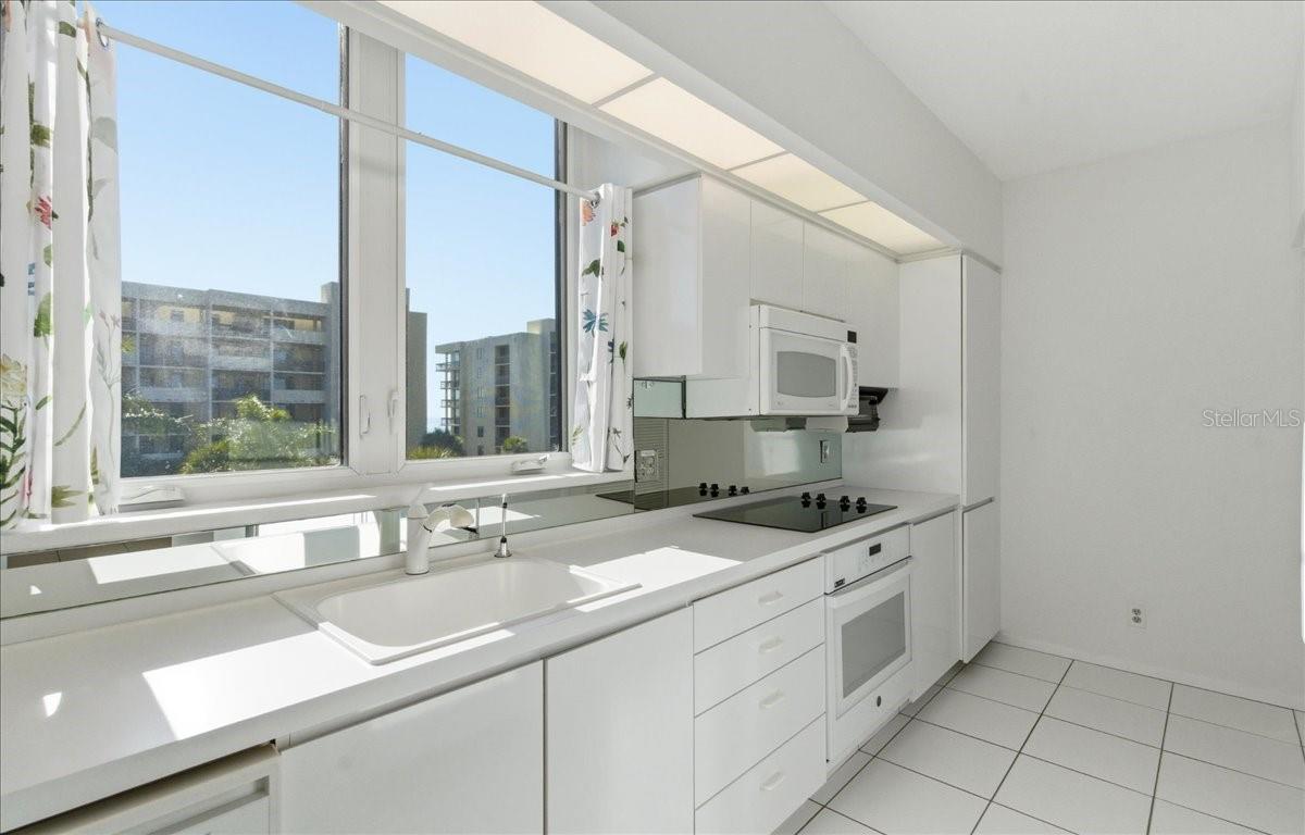 BEACHPLACE III - Residential