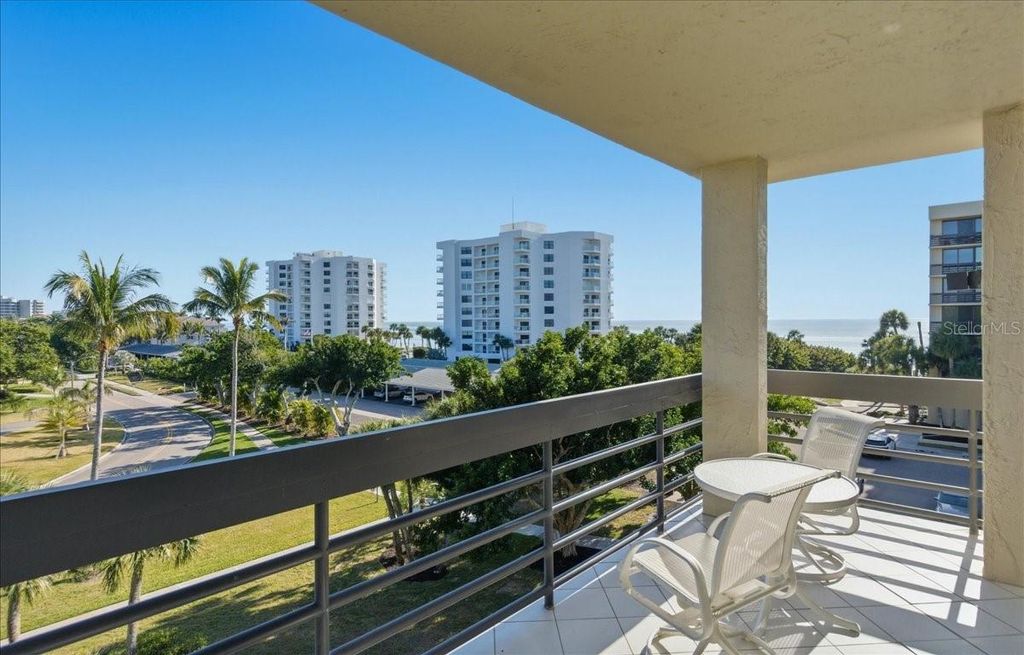 Photo of 1065 Gulf Of Mexico Drive #305, Longboat Key, FL 34228 (MLS # A4681609)