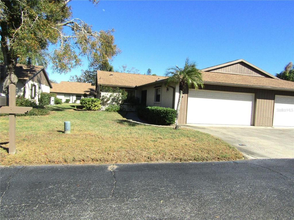 Photo of 376 Oak Hill Drive #36, Sarasota, FL 34232 (MLS # A4680293)