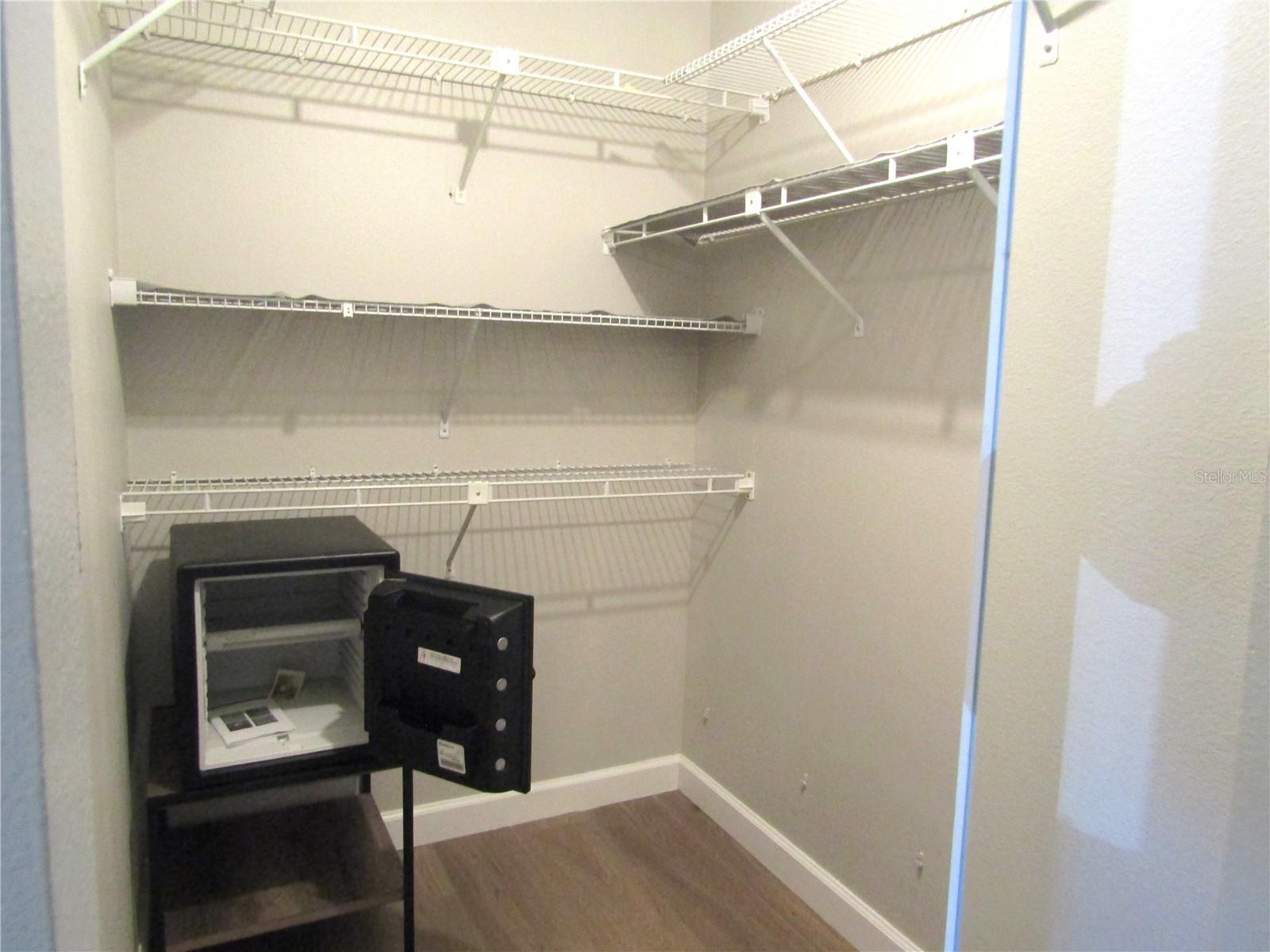 VILLAGE OAKS SEC B - Residential