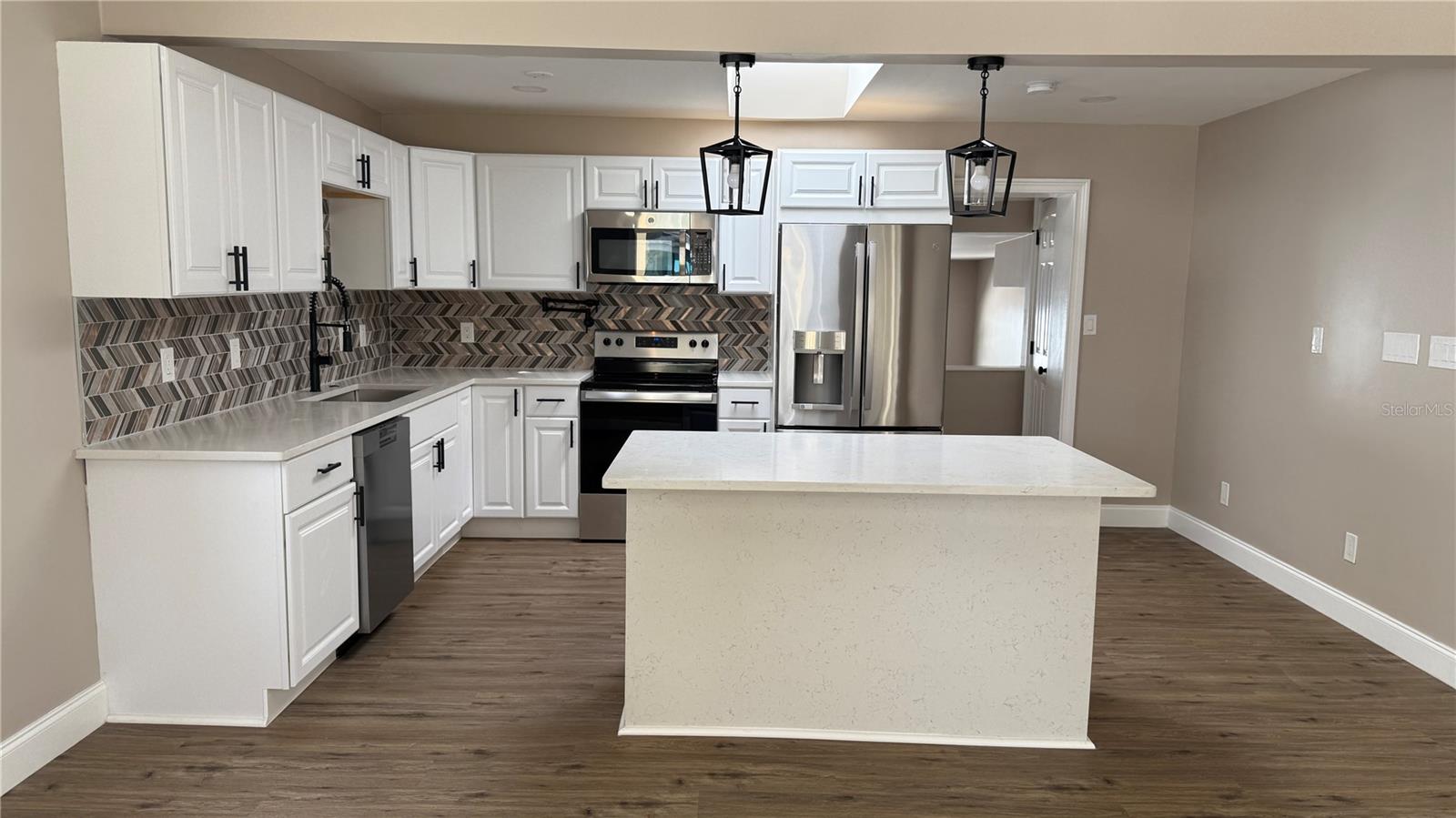 BEL MAR REV UNIT 6 - Residential Lease