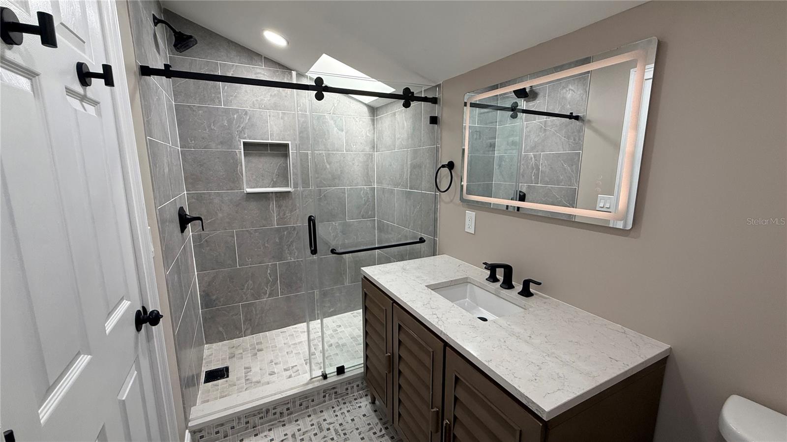 BEL MAR REV UNIT 6 - Residential Lease