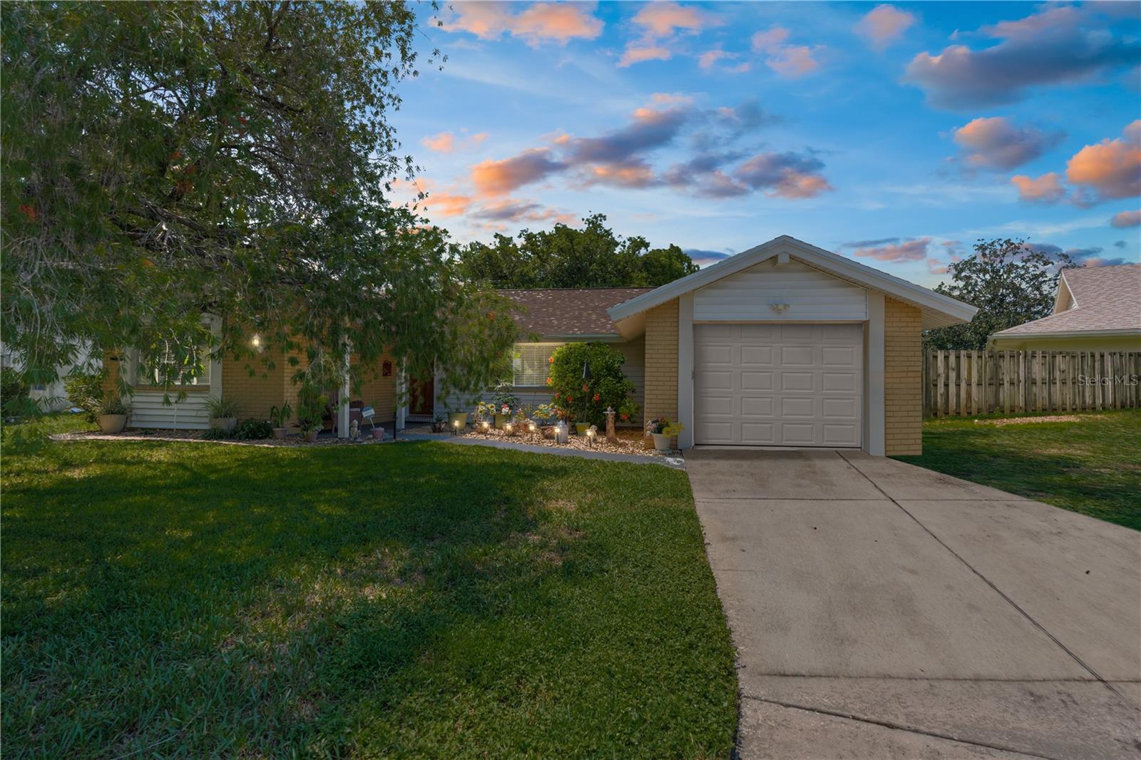 12203 BUTTONWOOD ROW