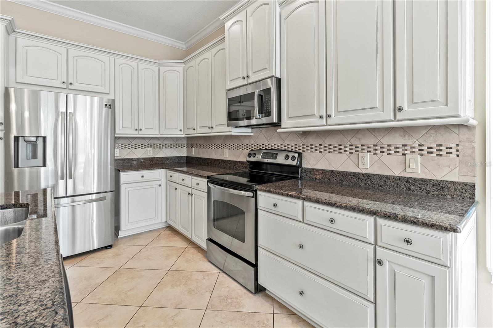 MANGROVE WALK ON HARBOUR ISLE PH 7 - Residential Lease