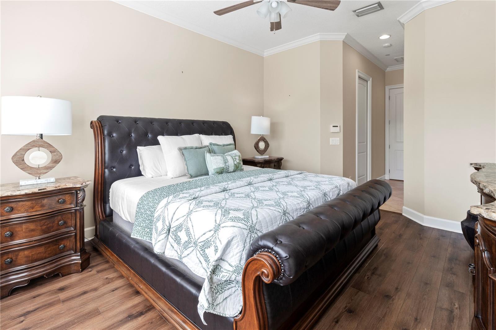 MANGROVE WALK ON HARBOUR ISLE PH 7 - Residential Lease