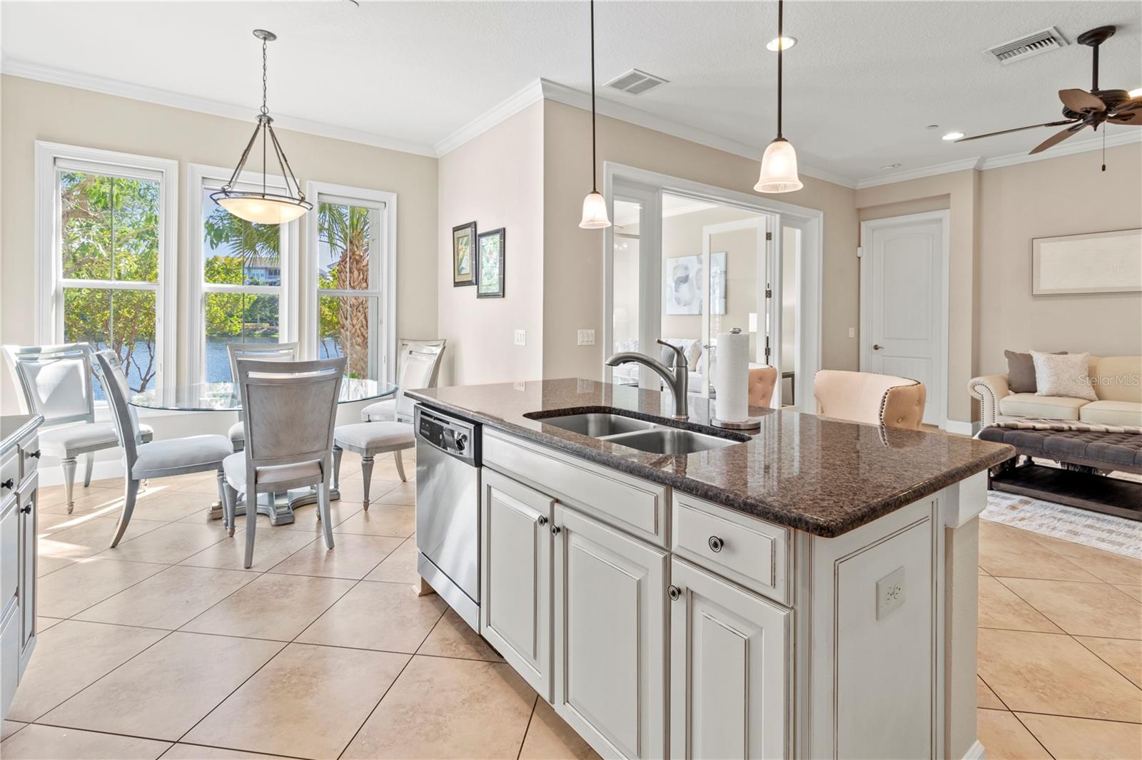 MANGROVE WALK ON HARBOUR ISLE PH 7 - Residential Lease