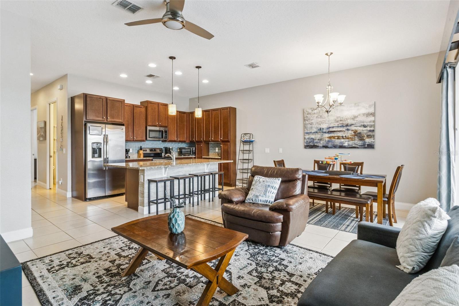 FESTIVAL PH 1 - Residential Lease