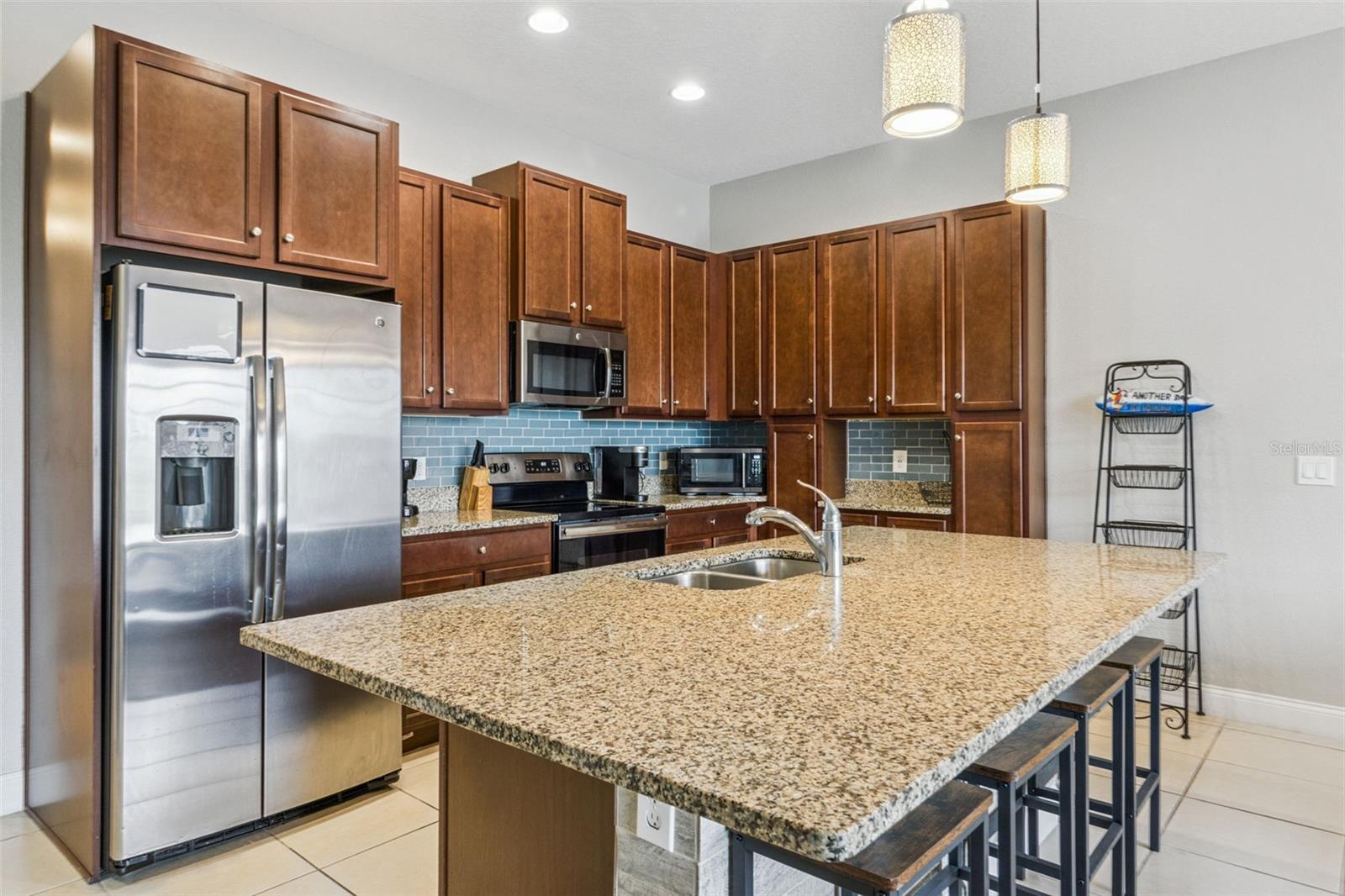 FESTIVAL PH 1 - Residential Lease