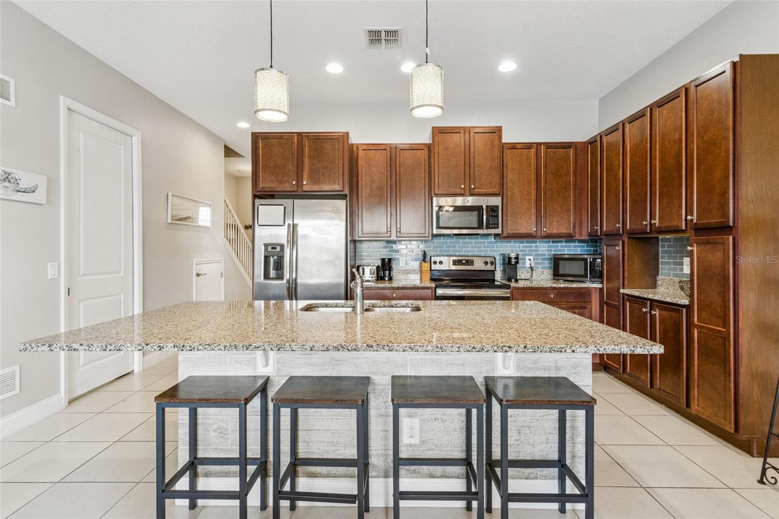 FESTIVAL PH 1 - Residential Lease