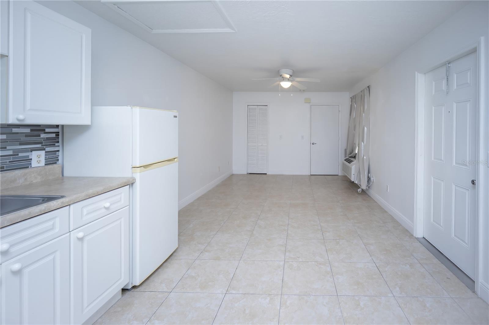 ISLAND CLUB WEST - Residential Lease