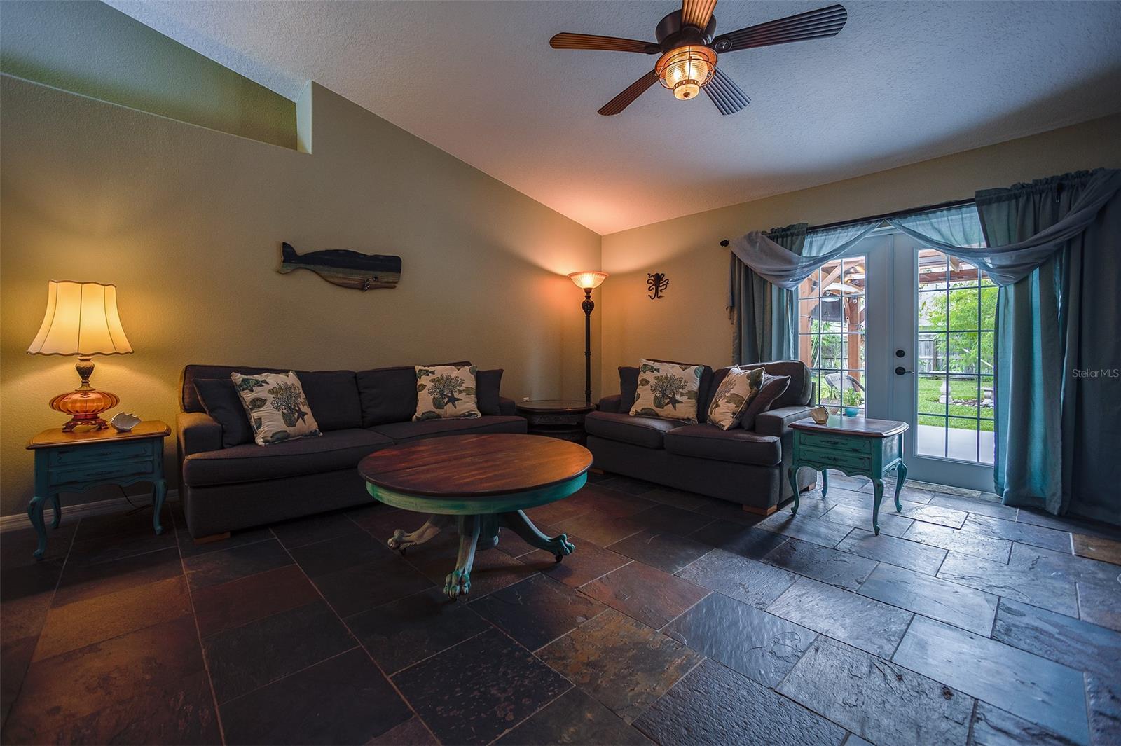 Florida Shores 01 - Residential