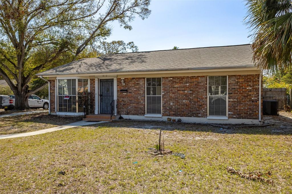 Photo of 812 W Warren Avenue, Tampa, FL 33602 (MLS # TB8505364)
