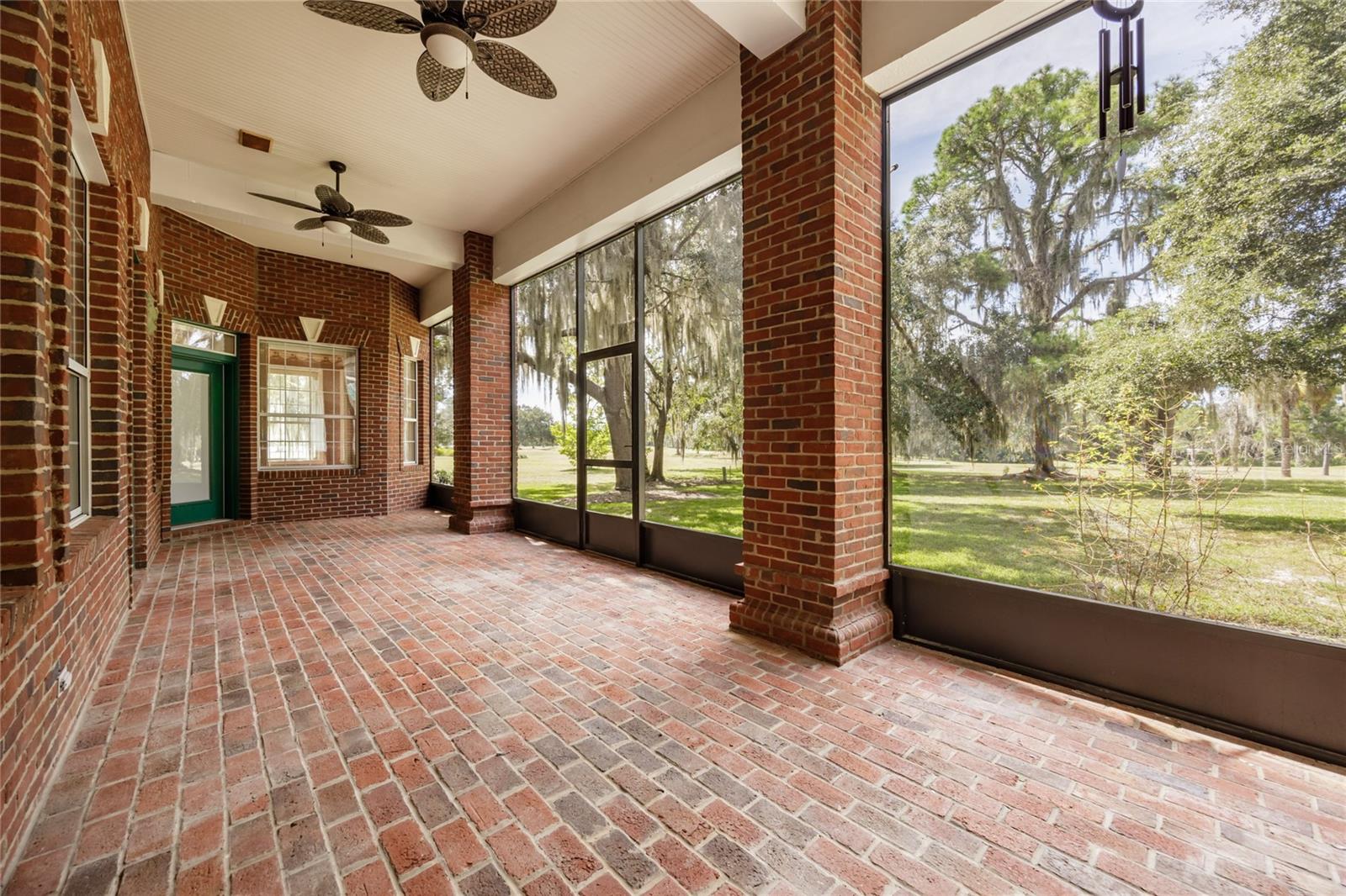 COUNTRY CLUB ESTATES - Residential