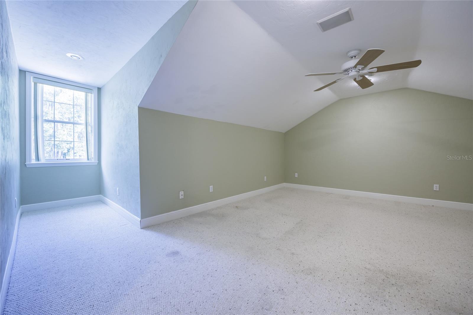 COUNTRY CLUB ESTATES - Residential