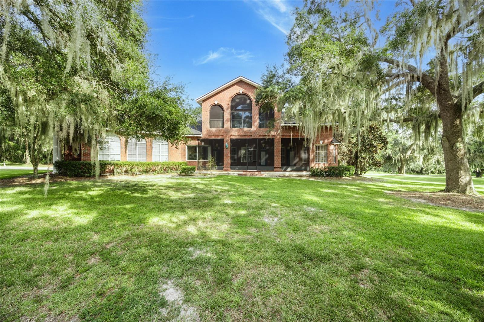 COUNTRY CLUB ESTATES - Residential