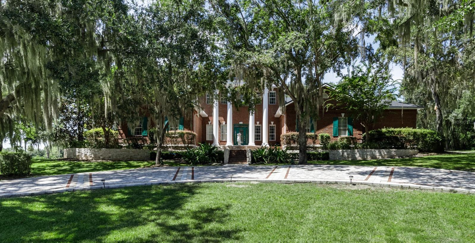 COUNTRY CLUB ESTATES - Residential