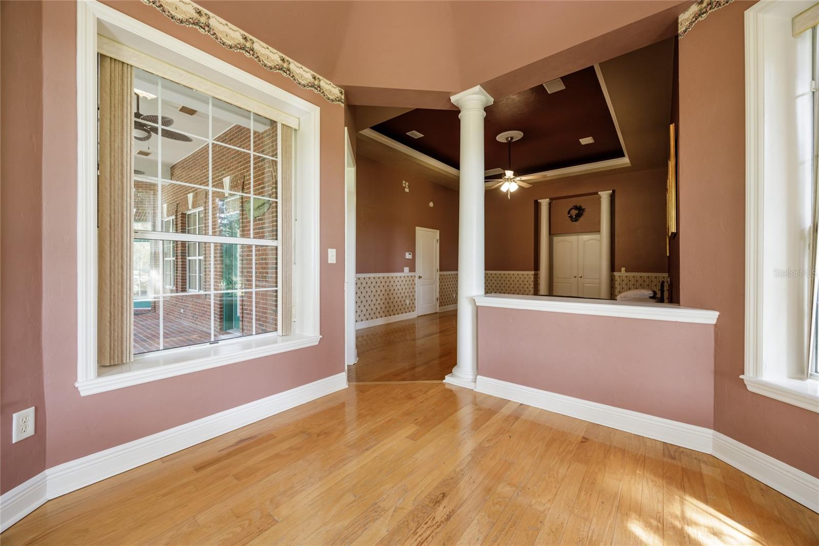 COUNTRY CLUB ESTATES - Residential
