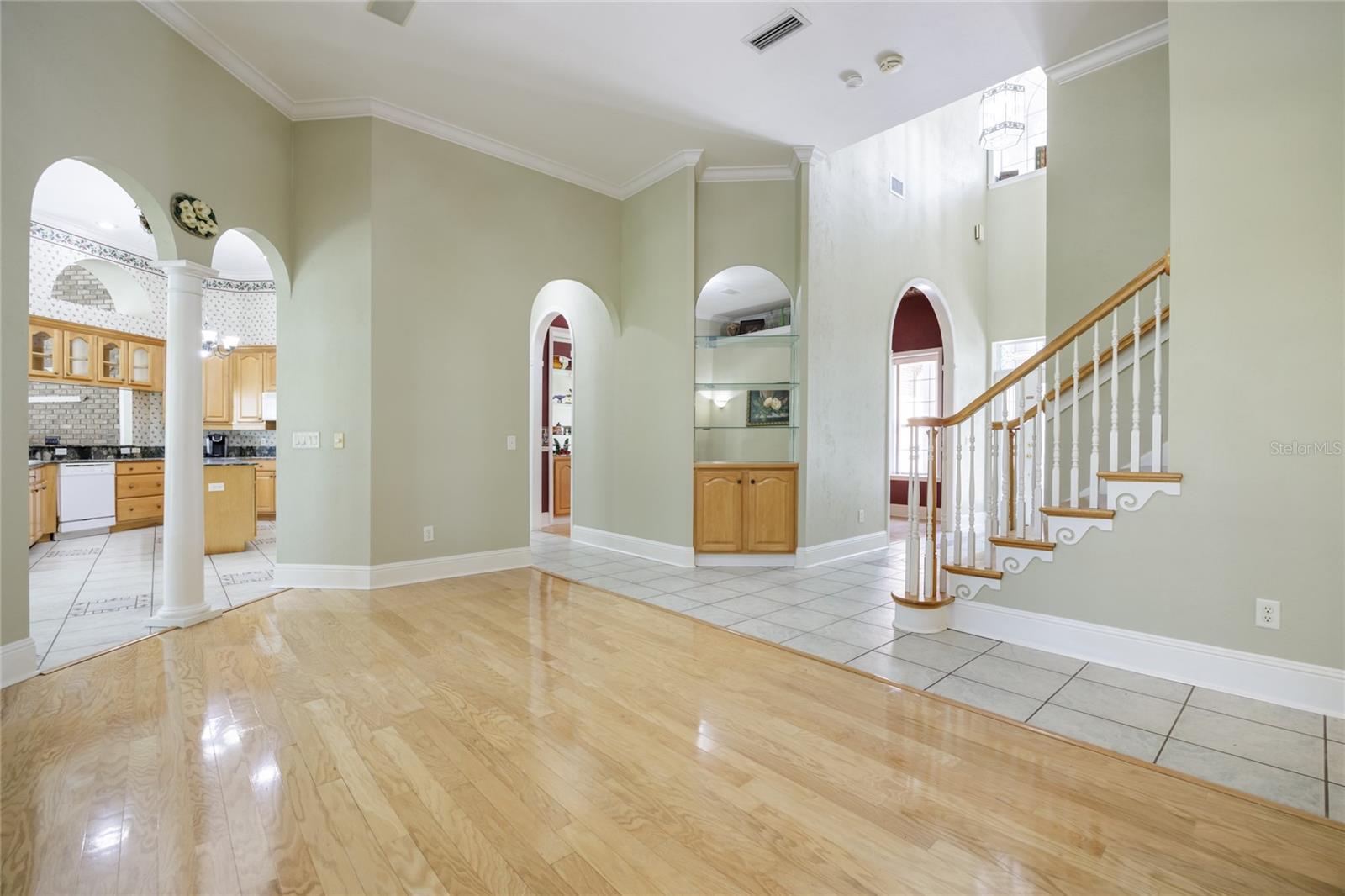 COUNTRY CLUB ESTATES - Residential