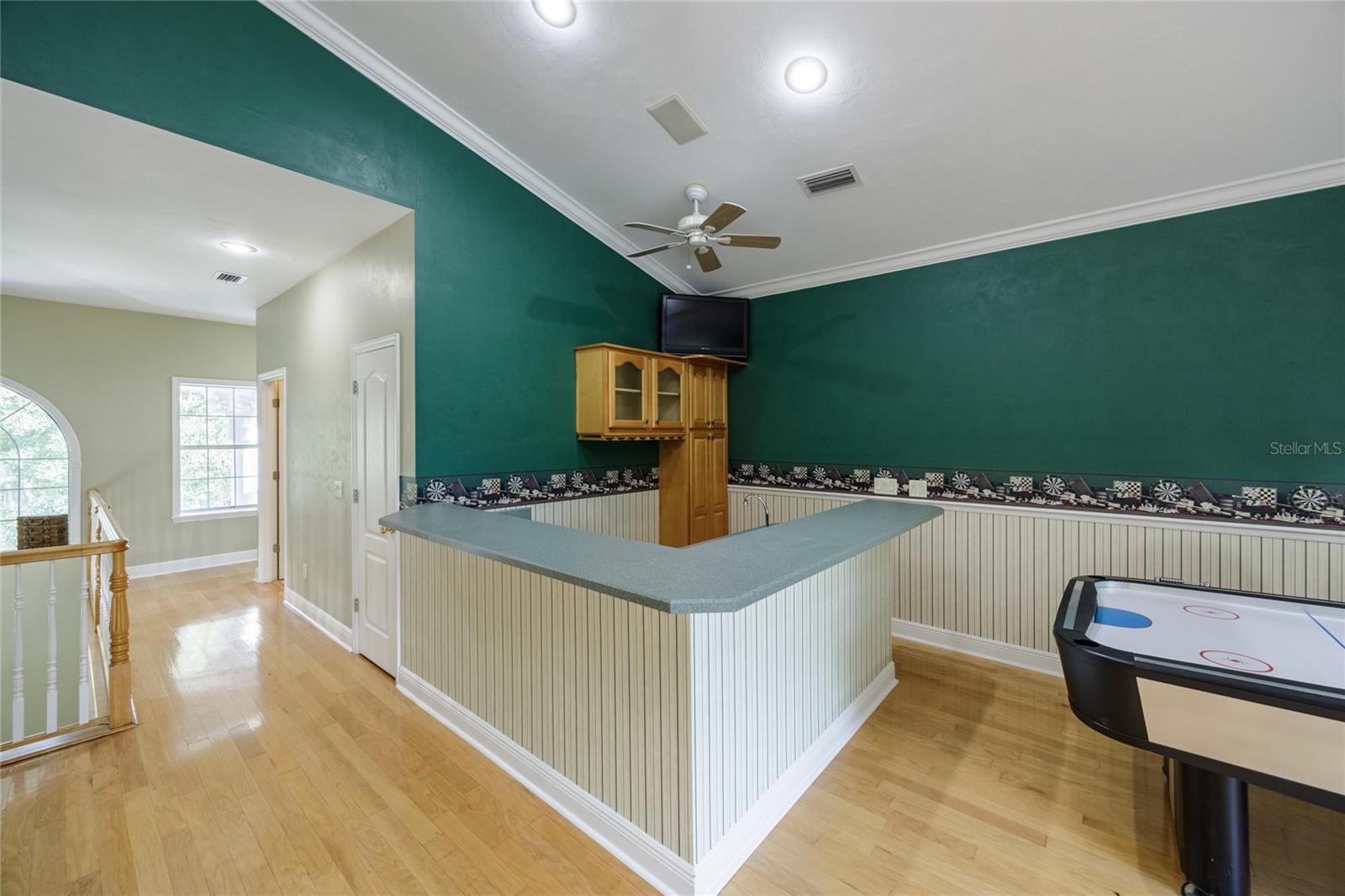 COUNTRY CLUB ESTATES - Residential