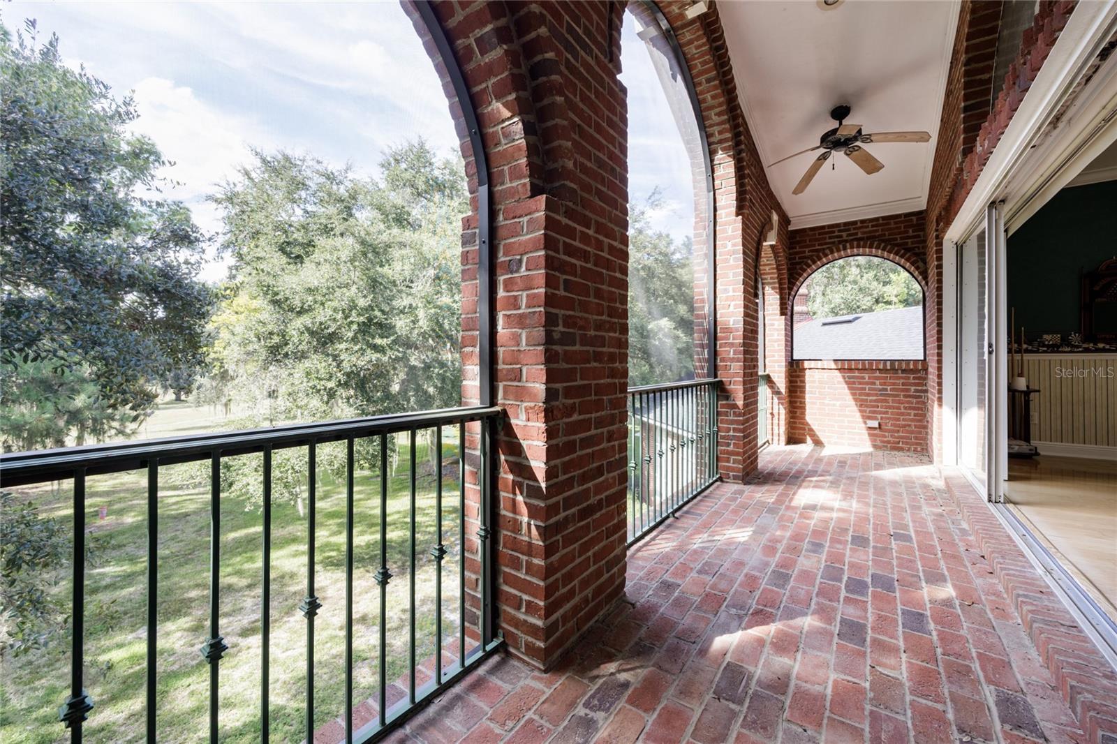 COUNTRY CLUB ESTATES - Residential