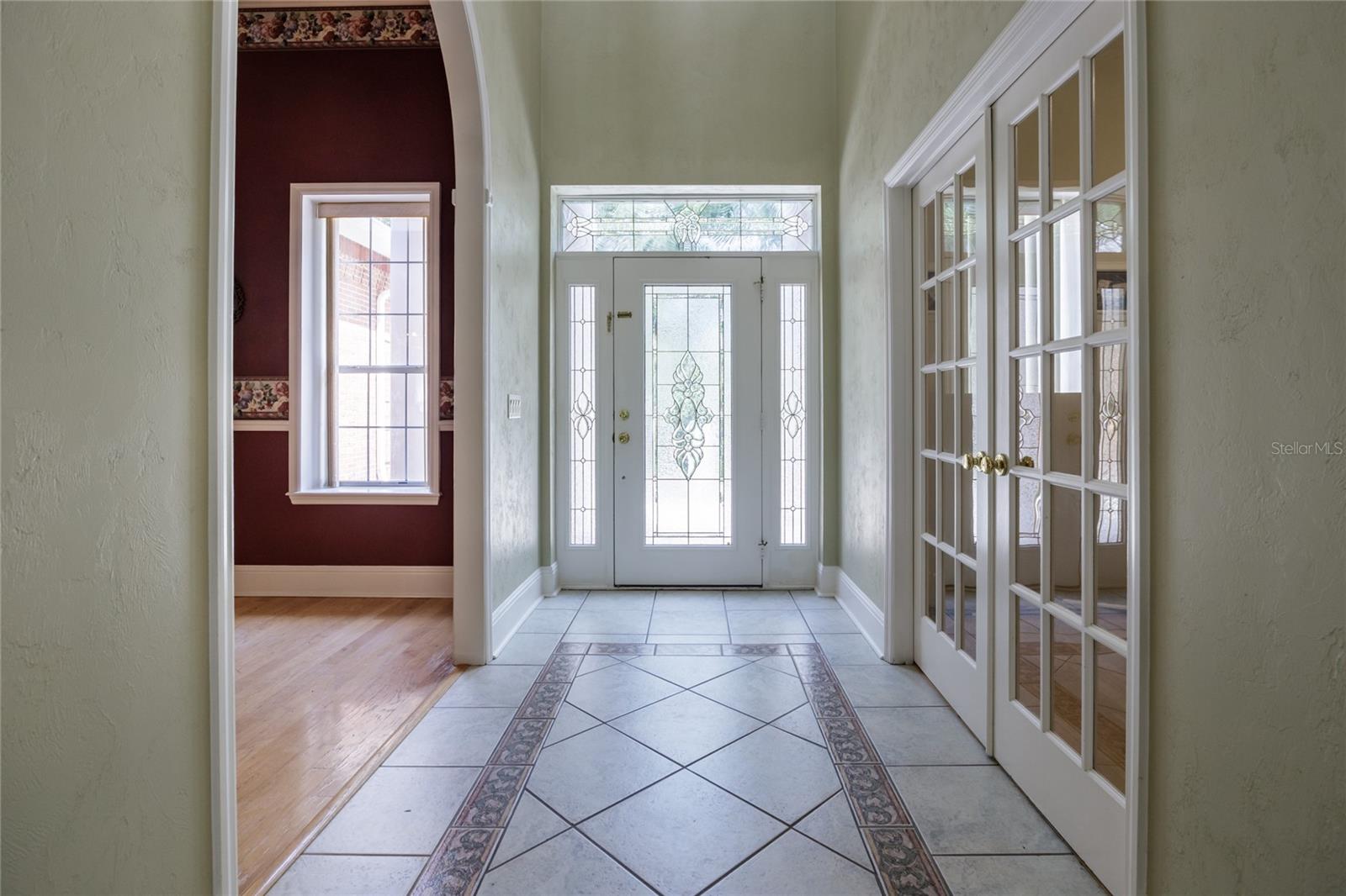 COUNTRY CLUB ESTATES - Residential