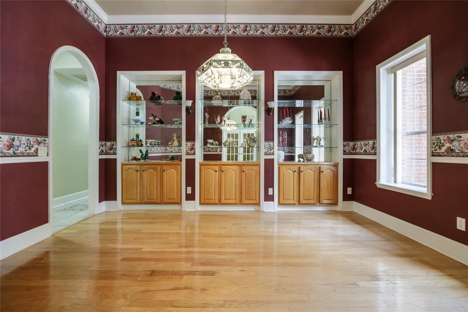 COUNTRY CLUB ESTATES - Residential