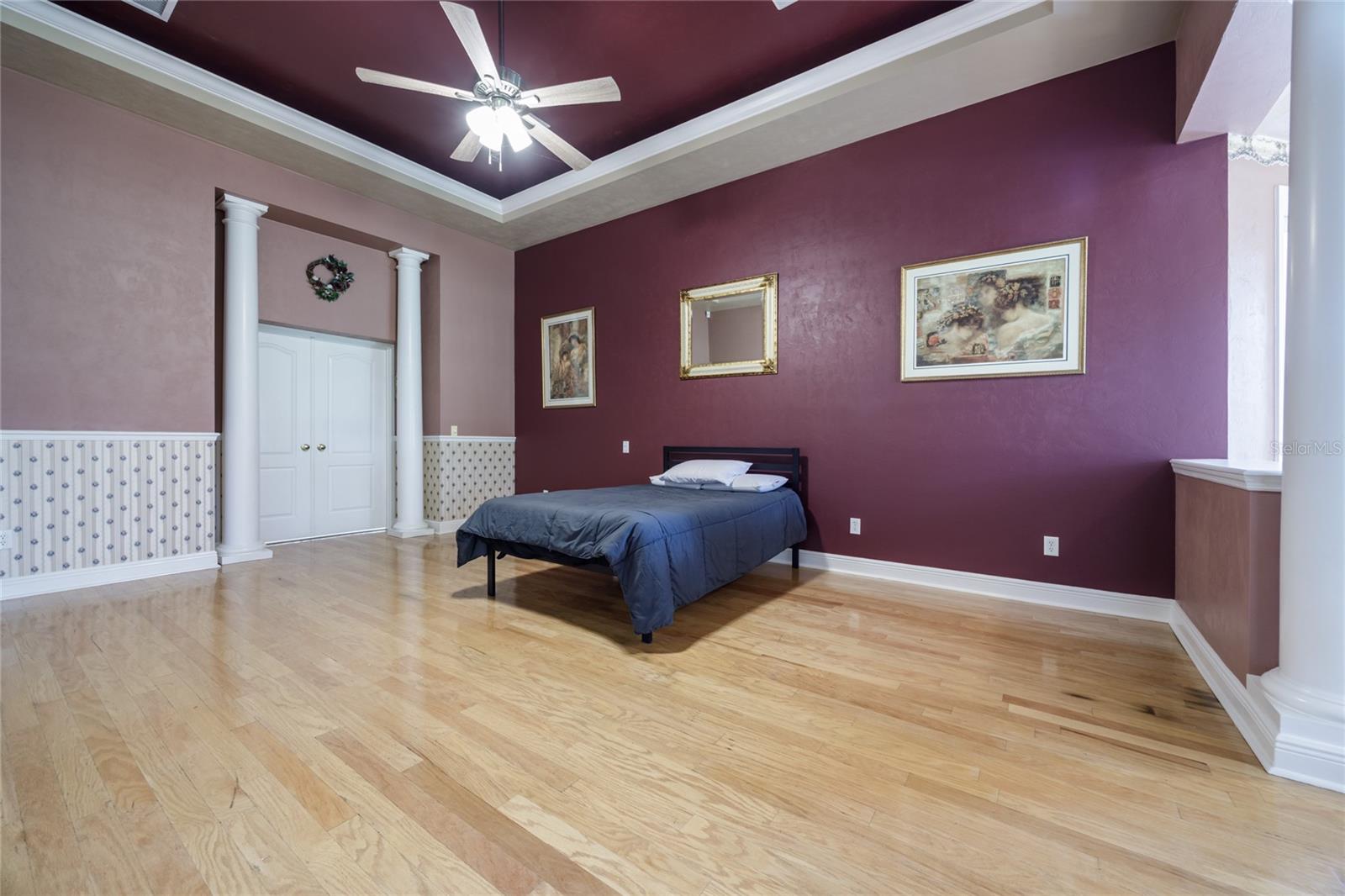 COUNTRY CLUB ESTATES - Residential