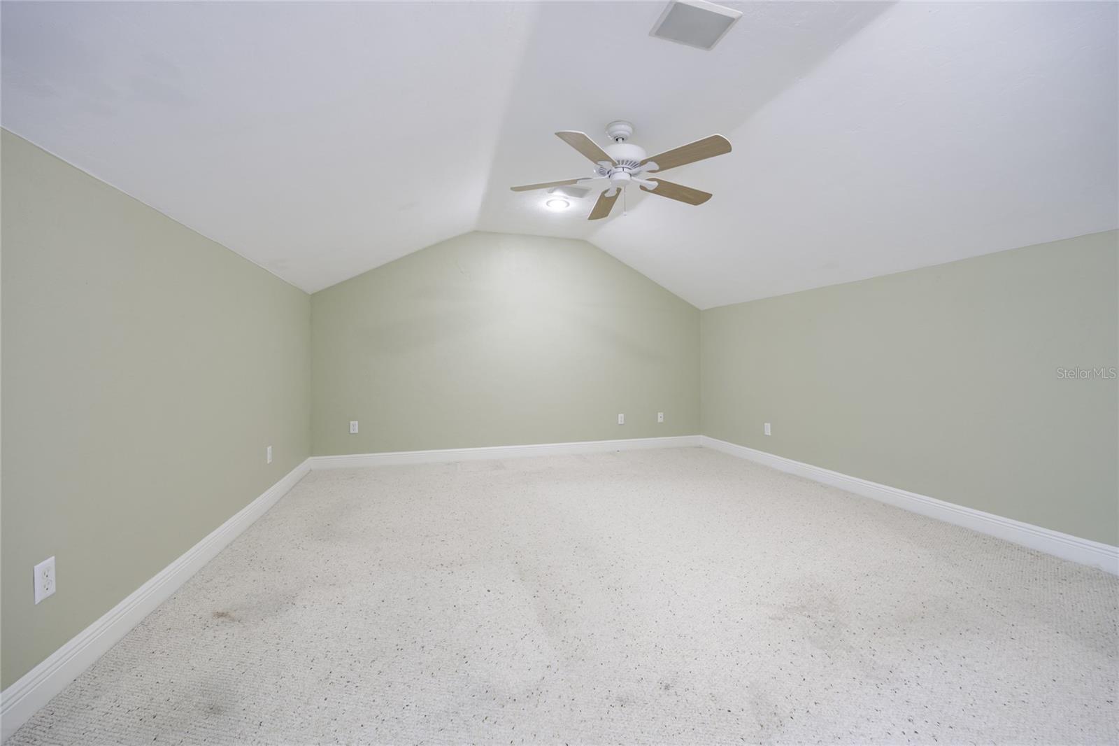 COUNTRY CLUB ESTATES - Residential