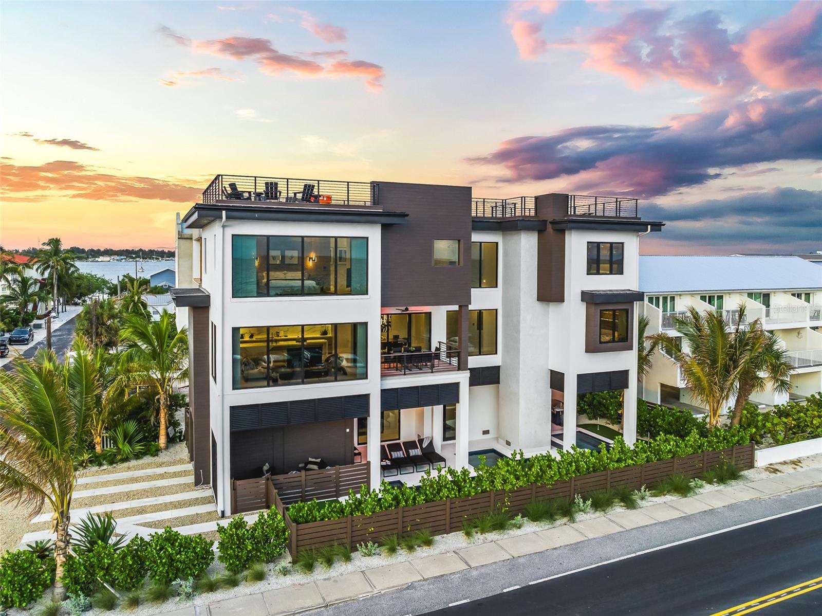 CORTEZ BEACH - Residential