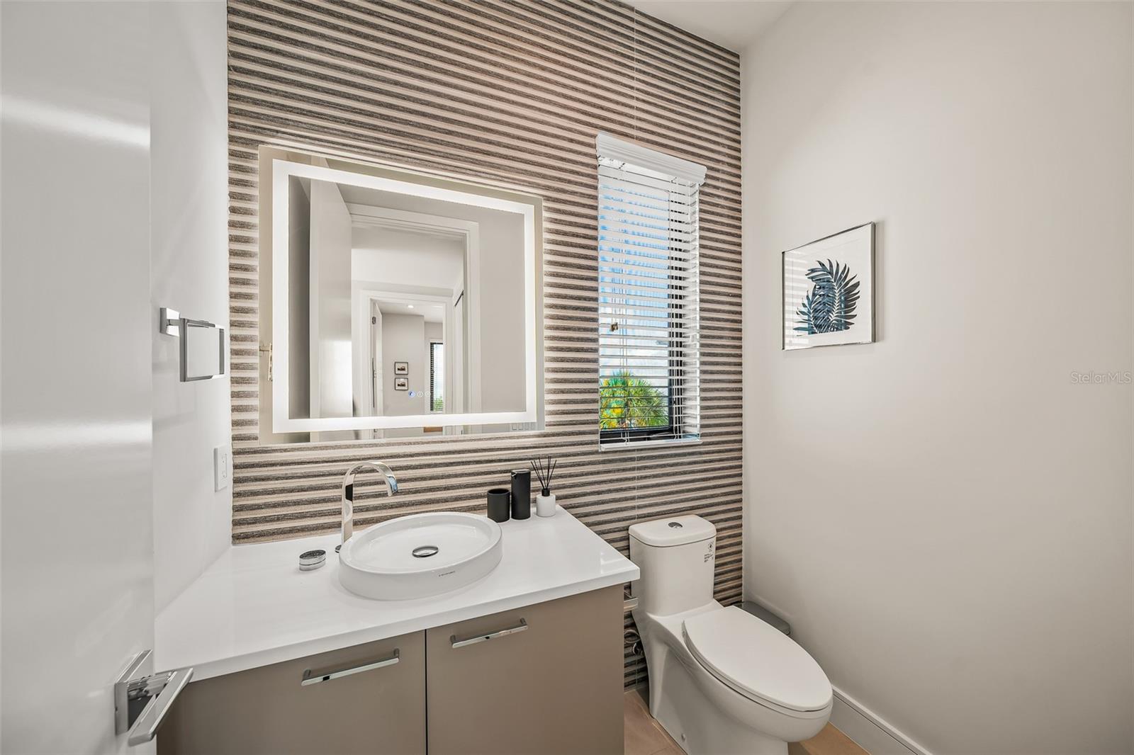 CORTEZ BEACH - Residential