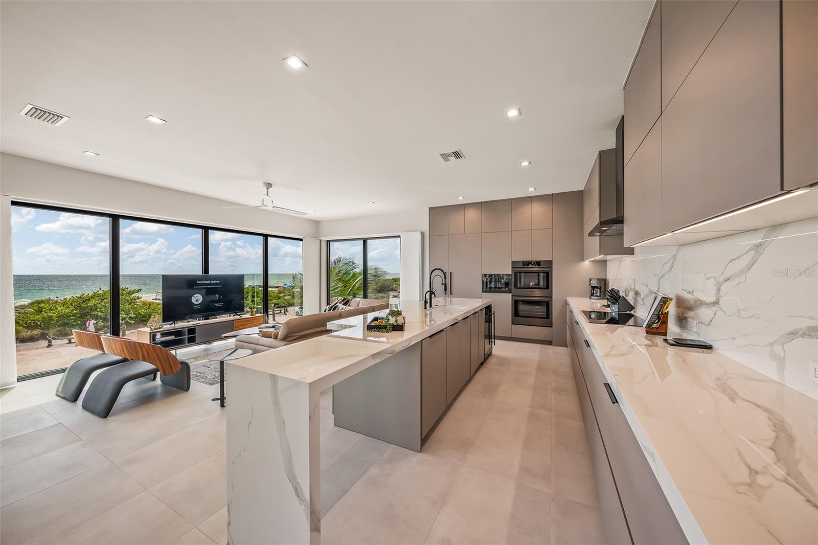 CORTEZ BEACH - Residential